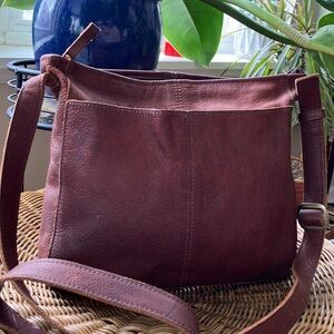 Duluth Trading Co. Lifetime Leather Bag